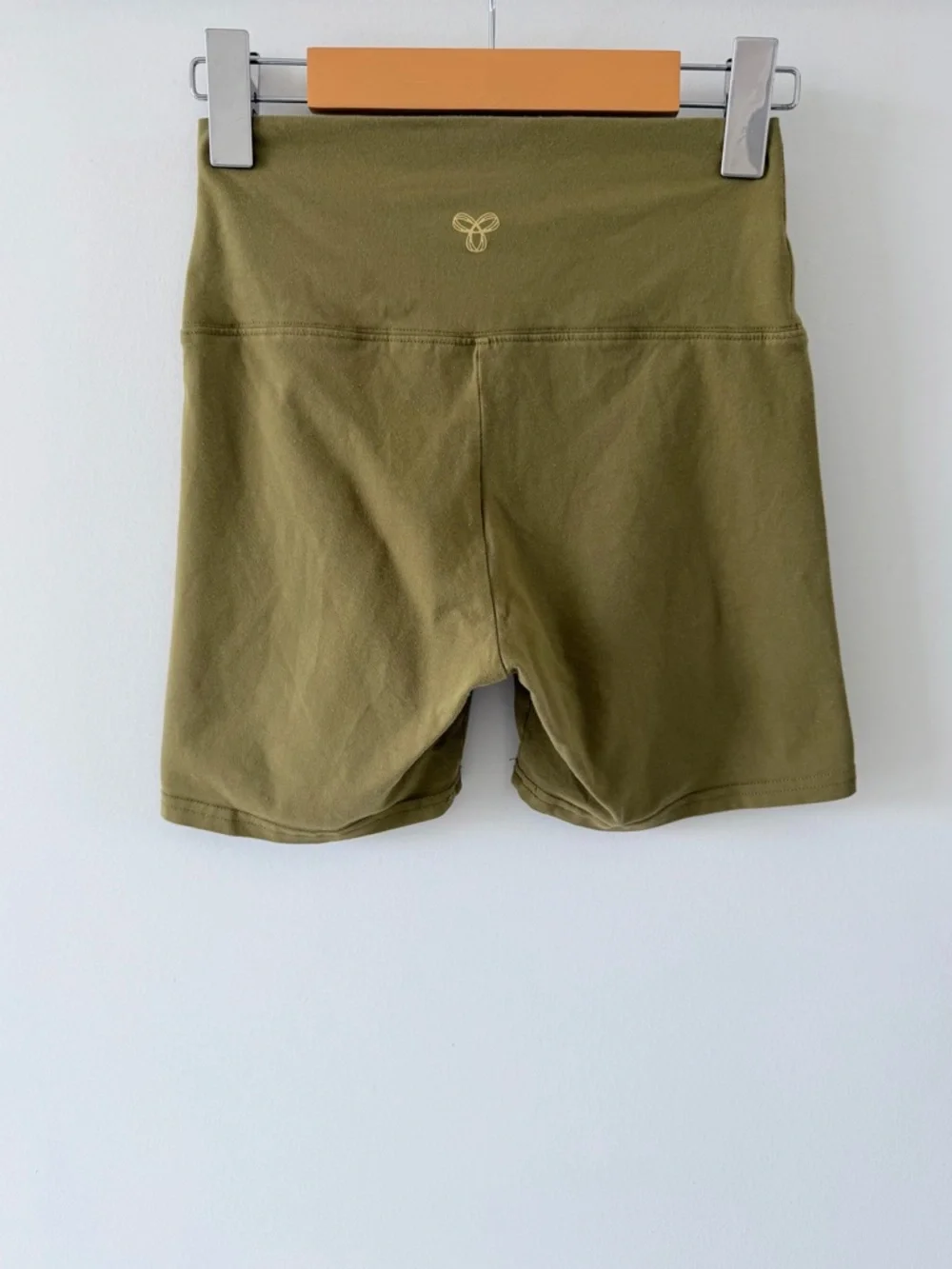 Aritzia TNA Olive Green High Rise Bike Shorts Minimalist Athleisure Size S - Picture 6 of 10